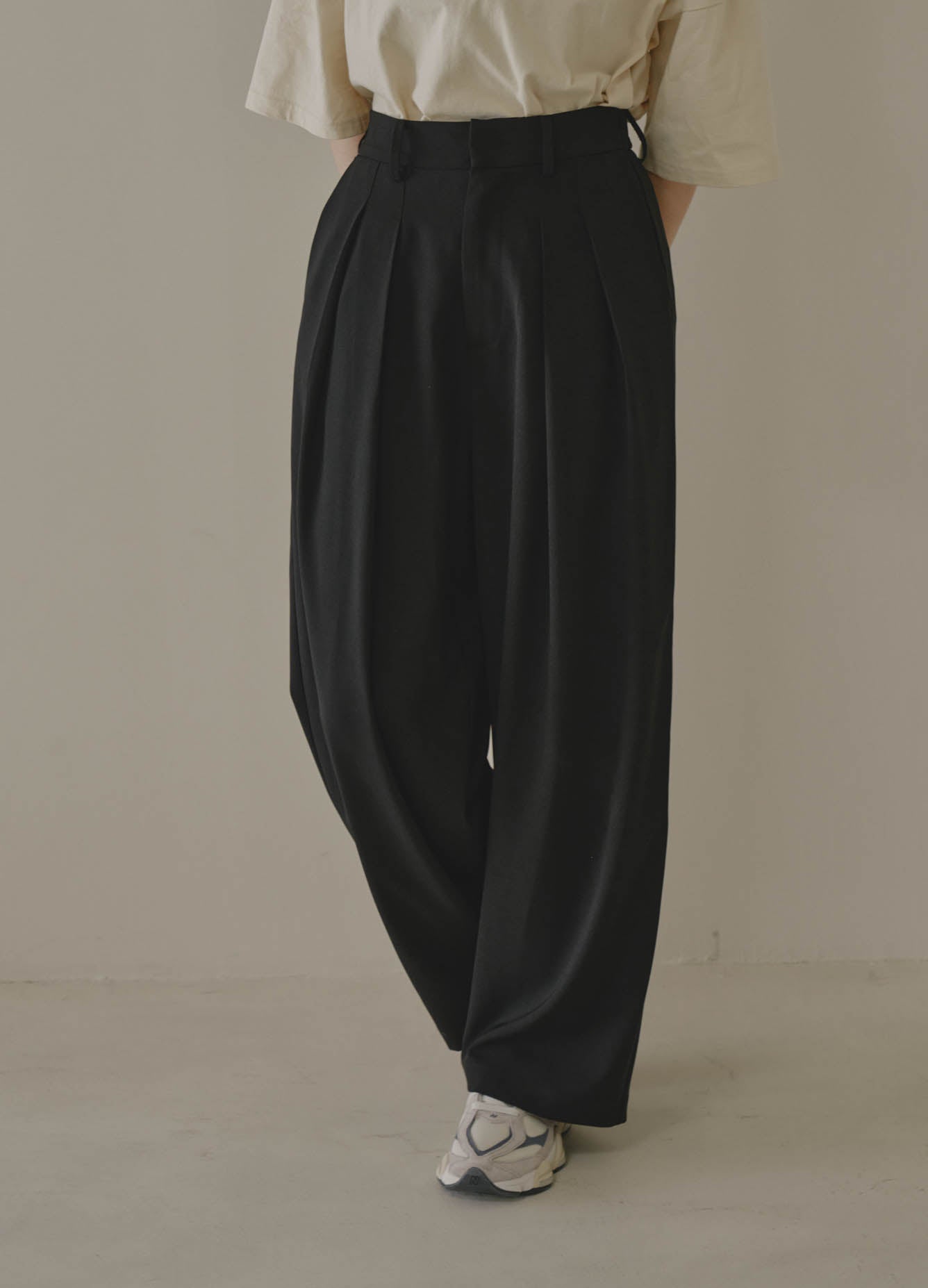 tuck wide pants