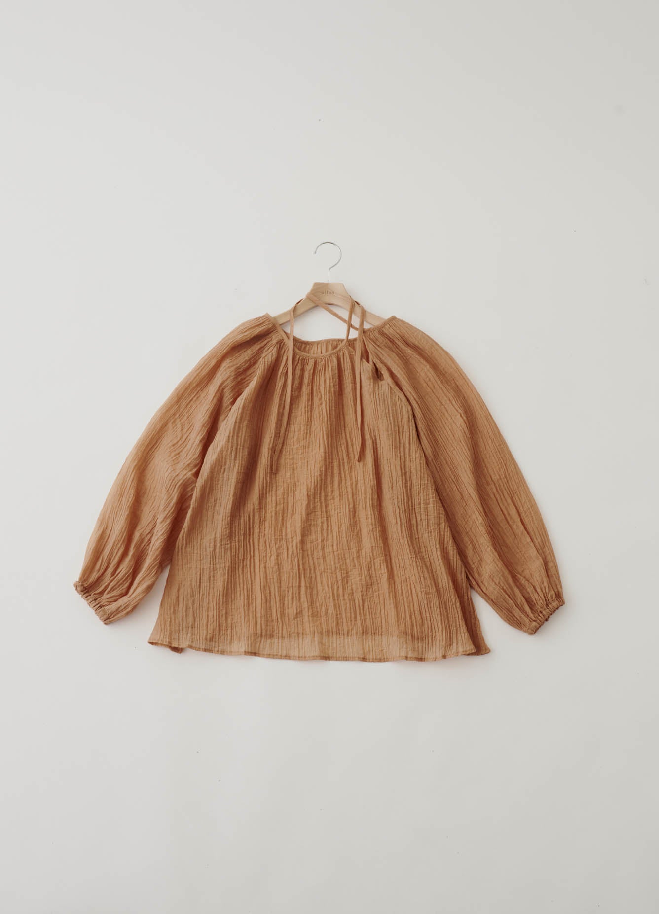 side ribbon volume blouse